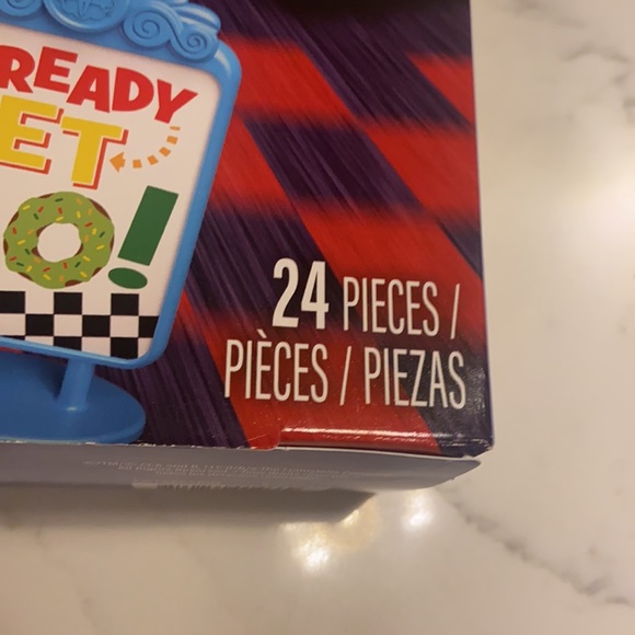 ELF ON THE SHELF ELF PETS ADVENT CALENDAR NEW 24 PCS FUN CARS CHRISTMAS GIFT NEW - Picture 9 of 14